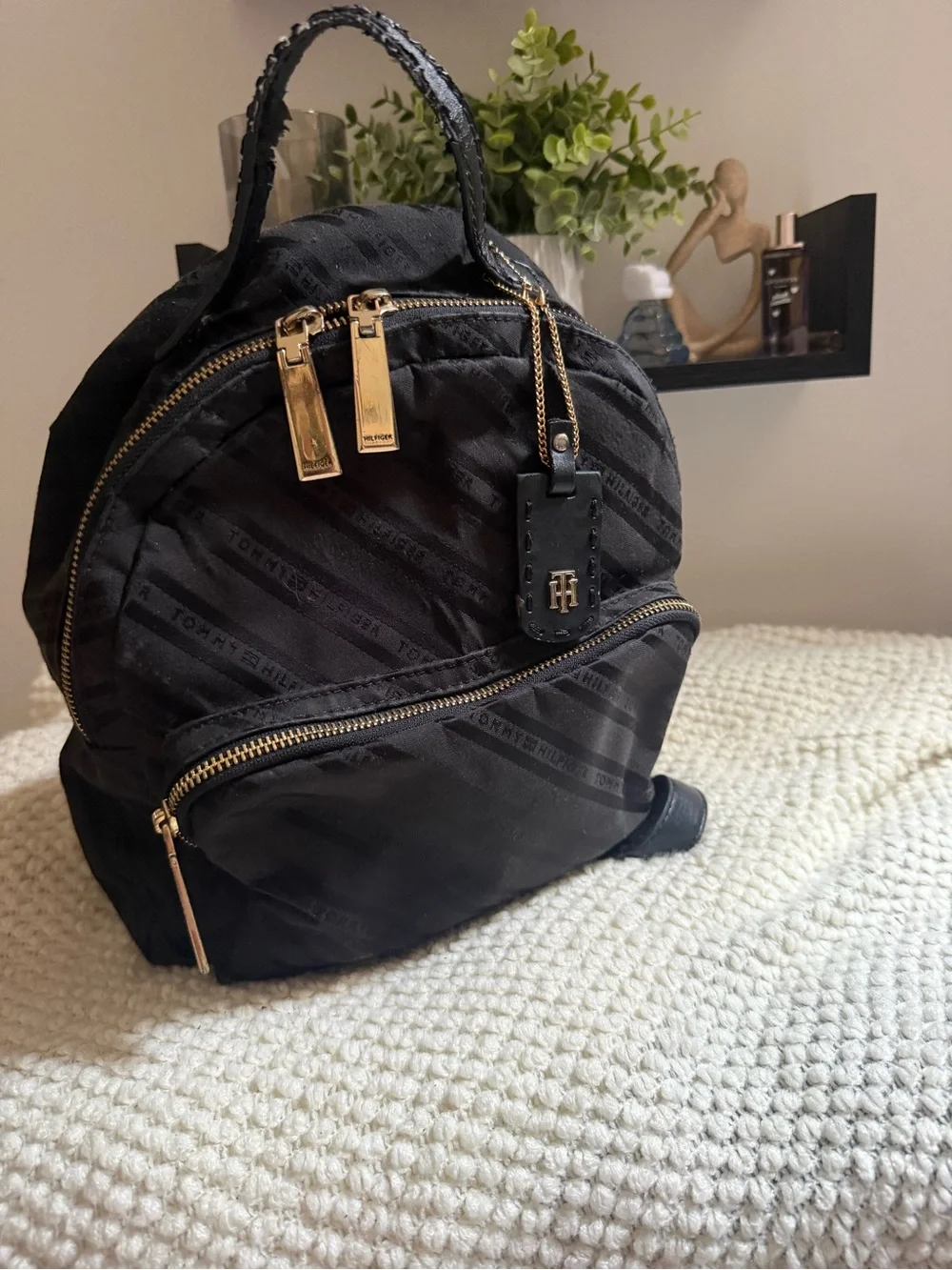 Tommy Hilfiger Mini Backpack Purse – Black & Gold 🖤✨